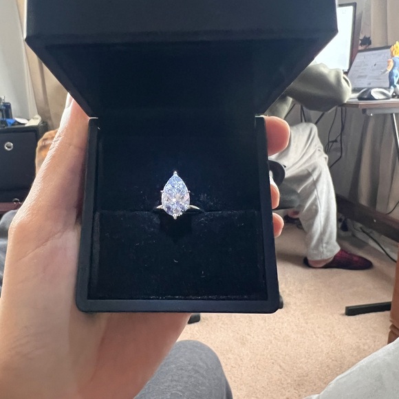 3.05ct pear shaped diamond solitaire ring in 14k white gold size 5.5 US - Picture 4 of 6